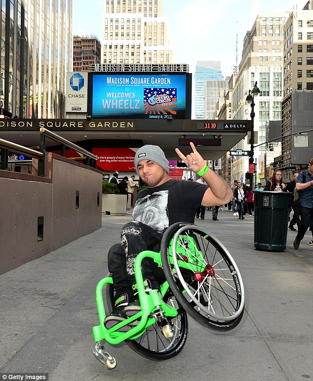 aaron-fotheringham-box-wheelchair