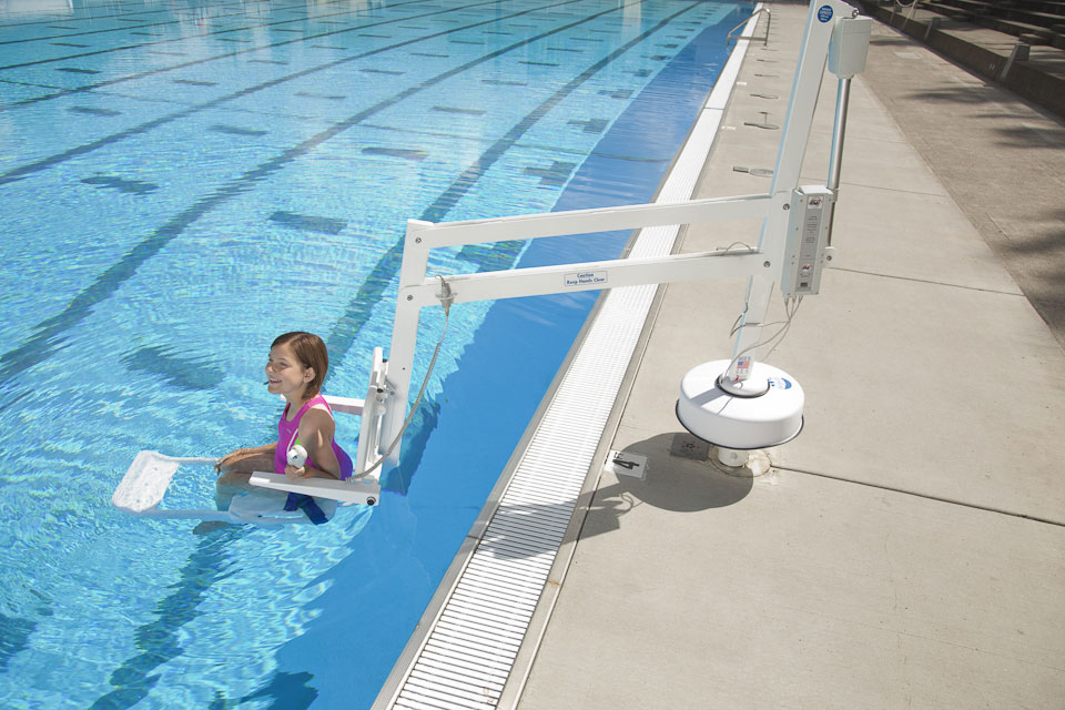 Splash-semi-portable-pool-lift-Tel-028-92-67-70-77