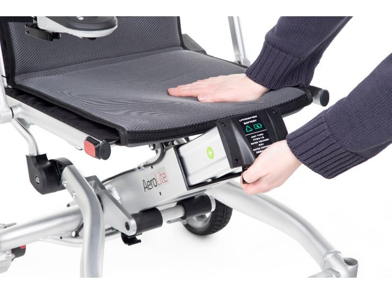 aerolite-powerchair-removeable-battery